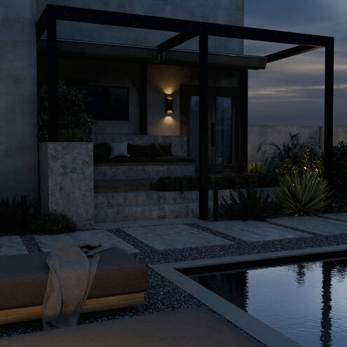 Independence 12 AC/DC 2.75 watt Textured Black Curved Path Light in 3000K